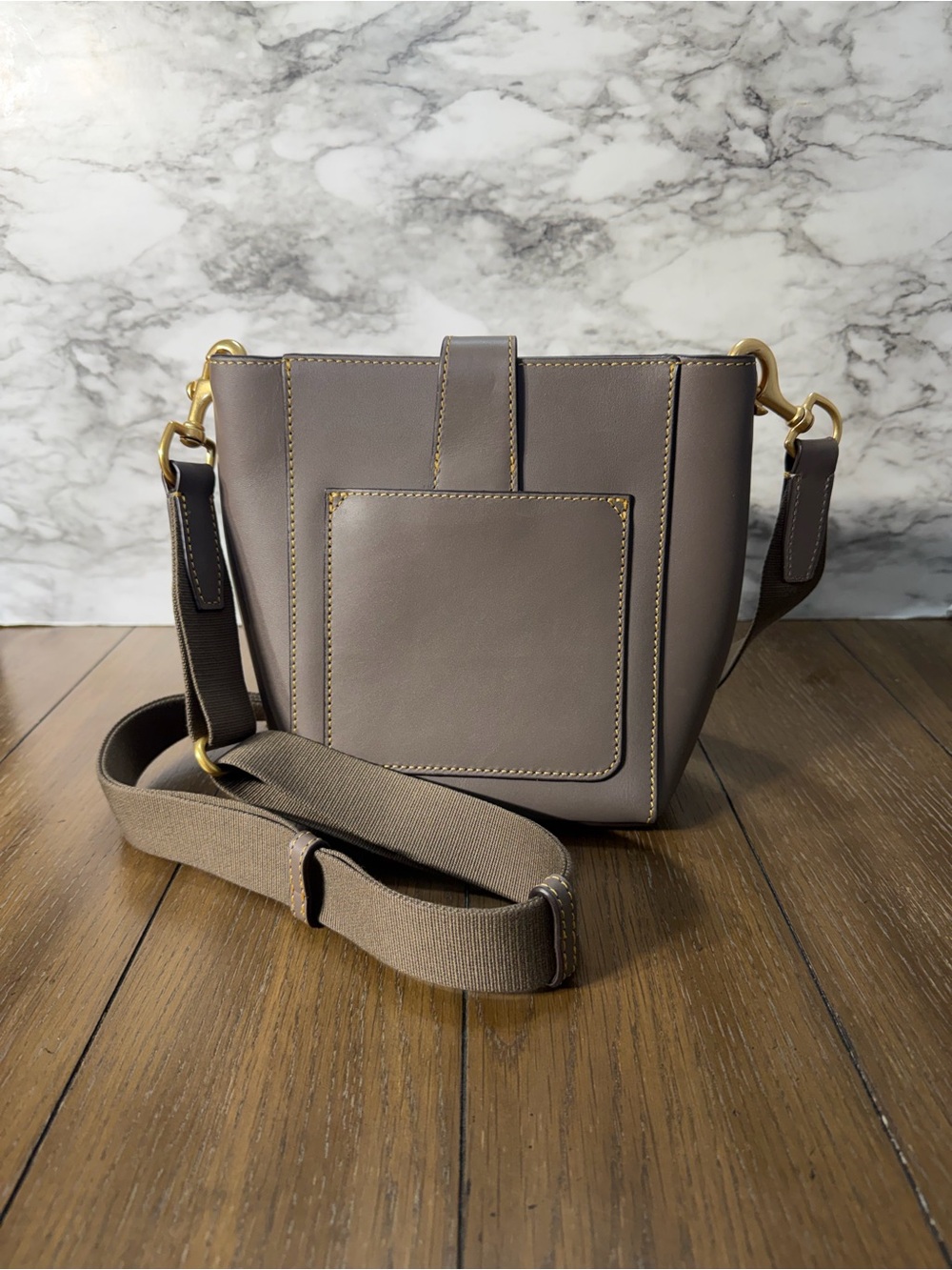 Dooney & Bourke Emerson Michaela Taupe Leather Crossbody Luxury Bag Purse - Picture 3 of 8